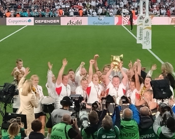 Red Roses win